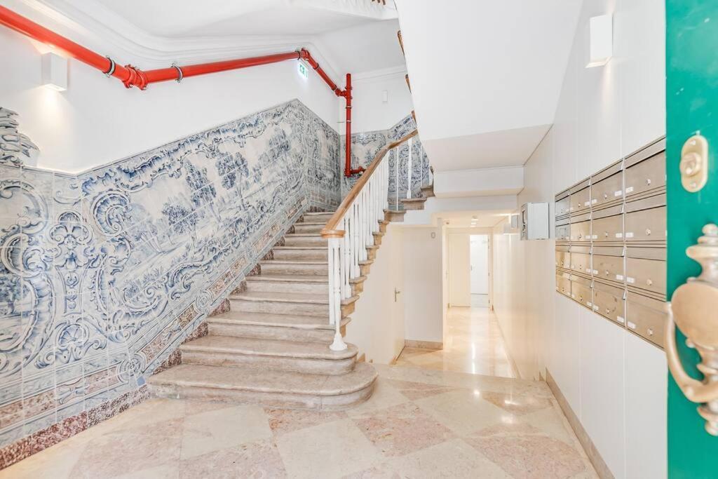 Made For The City Lovers- Urban Charm In Chiado Лиссабон Экстерьер фото