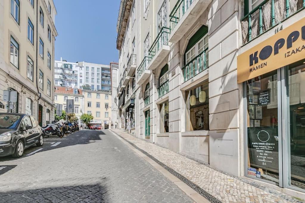 Made For The City Lovers- Urban Charm In Chiado Лиссабон Экстерьер фото